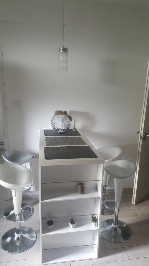 Gutenberg Utca Apartman แซแก็ด ภายนอก รูปภาพ