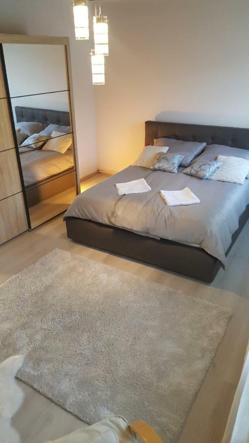 Gutenberg Utca Apartman แซแก็ด ภายนอก รูปภาพ
