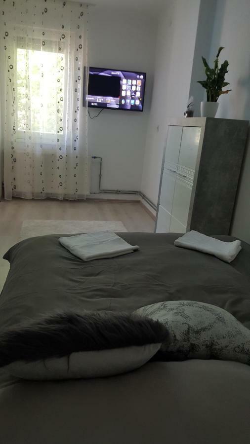 Gutenberg Utca Apartman แซแก็ด ภายนอก รูปภาพ