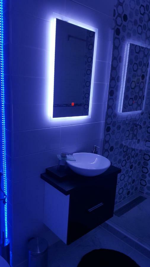 Gutenberg Utca Apartman แซแก็ด ภายนอก รูปภาพ