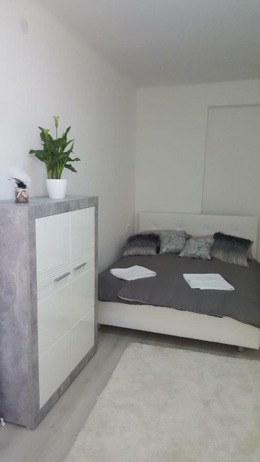 Gutenberg Utca Apartman แซแก็ด ภายนอก รูปภาพ
