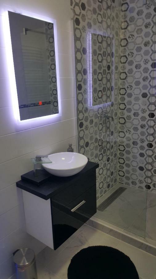 Gutenberg Utca Apartman แซแก็ด ภายนอก รูปภาพ